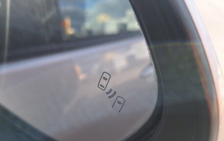 Toyota Prius IV XW50, 2017 год, 1 690 000 рублей, 31 фотография