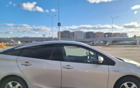 Toyota Prius IV XW50, 2017 год, 1 690 000 рублей, 30 фотография