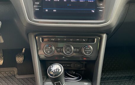 Volkswagen Tiguan II, 2019 год, 2 340 000 рублей, 6 фотография