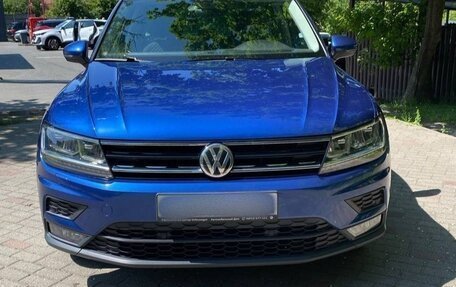 Volkswagen Tiguan II, 2019 год, 2 340 000 рублей, 14 фотография