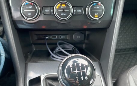 Volkswagen Tiguan II, 2019 год, 2 340 000 рублей, 17 фотография