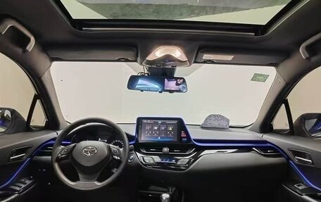 Toyota C-HR I рестайлинг, 2020 год, 1 608 000 рублей, 7 фотография