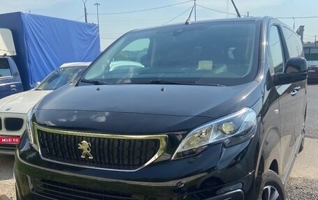 Peugeot Traveller I, 2021 год, 4 250 000 рублей, 1 фотография