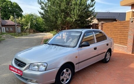Hyundai Accent II, 2011 год, 680 000 рублей, 2 фотография