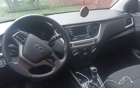 Hyundai Solaris II рестайлинг, 2019 год, 1 300 000 рублей, 2 фотография