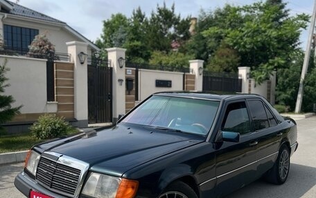 Mercedes-Benz E-Класс, 1992 год, 315 000 рублей, 1 фотография