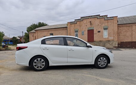 KIA Rio IV, 2017 год, 840 000 рублей, 7 фотография
