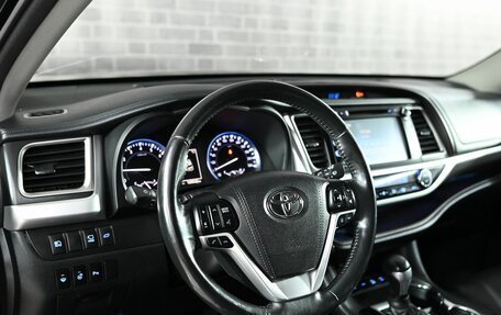 Toyota Highlander III, 2017 год, 4 400 000 рублей, 12 фотография
