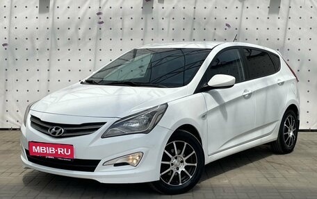Hyundai Solaris II рестайлинг, 2015 год, 915 000 рублей, 1 фотография