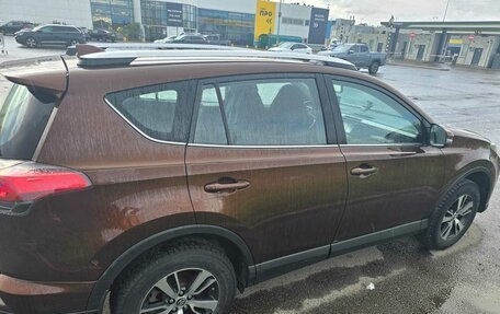 Toyota RAV4, 2017 год, 2 400 000 рублей, 2 фотография