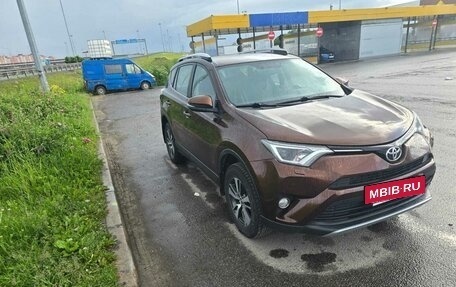 Toyota RAV4, 2017 год, 2 400 000 рублей, 3 фотография
