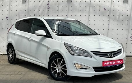 Hyundai Solaris II рестайлинг, 2015 год, 915 000 рублей, 2 фотография