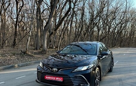 Toyota Camry, 2023 год, 3 950 000 рублей, 1 фотография