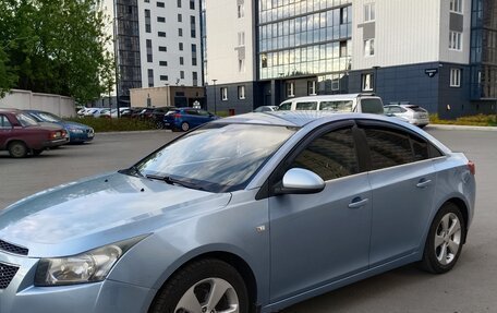 Chevrolet Cruze II, 2010 год, 730 000 рублей, 2 фотография