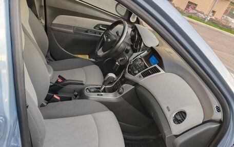 Chevrolet Cruze II, 2010 год, 730 000 рублей, 8 фотография