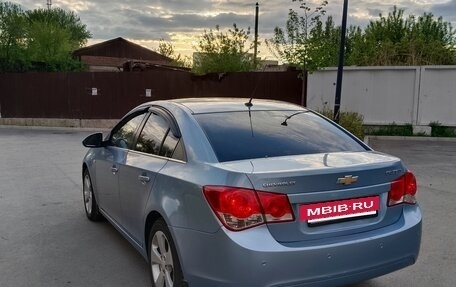 Chevrolet Cruze II, 2010 год, 730 000 рублей, 3 фотография