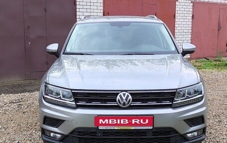 Volkswagen Tiguan II, 2018 год, 2 350 000 рублей, 6 фотография