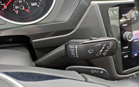 Volkswagen Tiguan II, 2018 год, 2 350 000 рублей, 24 фотография