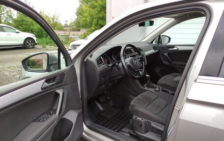 Volkswagen Tiguan II, 2018 год, 2 350 000 рублей, 30 фотография
