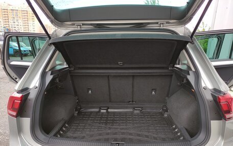 Volkswagen Tiguan II, 2018 год, 2 350 000 рублей, 38 фотография