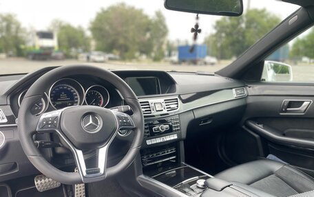 Mercedes-Benz E-Класс, 2013 год, 2 450 000 рублей, 19 фотография