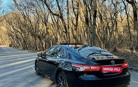 Toyota Camry, 2023 год, 3 950 000 рублей, 5 фотография