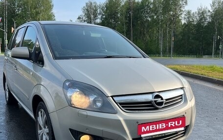Opel Zafira B, 2011 год, 660 000 рублей, 2 фотография