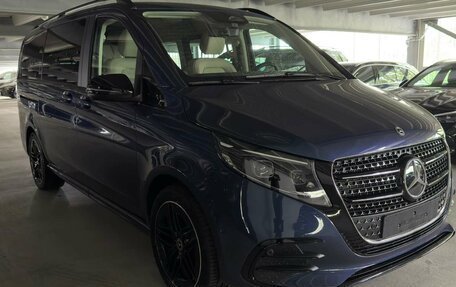 Mercedes-Benz V-Класс, 2025 год, 15 300 000 рублей, 2 фотография