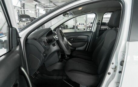 Renault Logan II, 2016 год, 550 000 рублей, 11 фотография