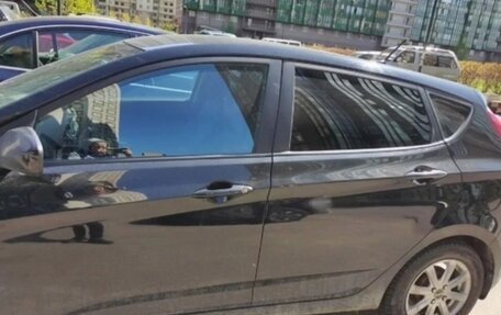 Hyundai Solaris II рестайлинг, 2016 год, 1 000 000 рублей, 4 фотография