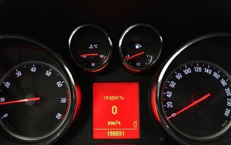 Opel Astra J, 2010 год, 670 000 рублей, 11 фотография