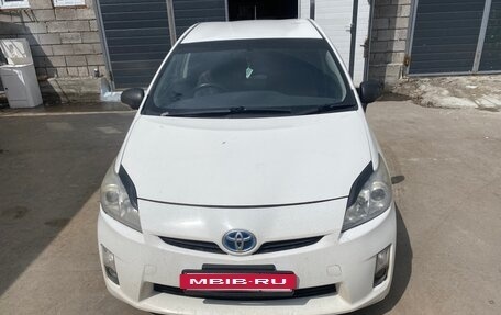 Toyota Prius, 2011 год, 1 050 000 рублей, 2 фотография