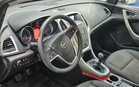 Opel Astra J, 2011 год, 800 000 рублей, 4 фотография