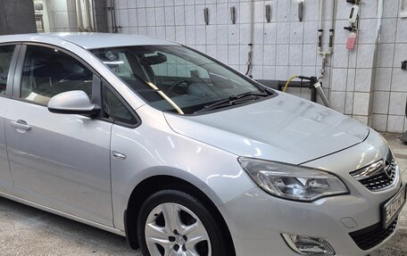 Opel Astra J, 2011 год, 800 000 рублей, 5 фотография