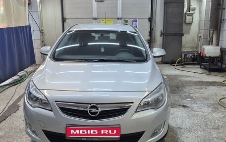 Opel Astra J, 2011 год, 800 000 рублей, 6 фотография