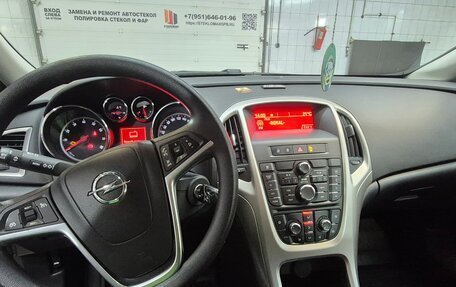 Opel Astra J, 2011 год, 800 000 рублей, 10 фотография