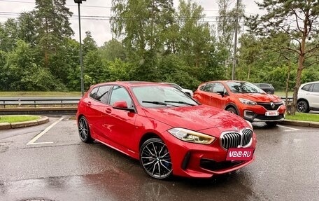 BMW 1 серия, 2019 год, 2 500 000 рублей, 3 фотография