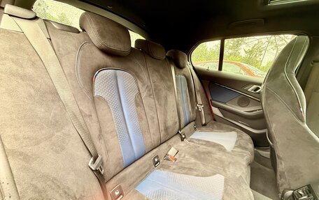 BMW 1 серия, 2019 год, 2 500 000 рублей, 31 фотография