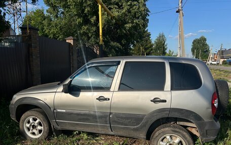 Chevrolet Niva I рестайлинг, 2011 год, 330 000 рублей, 2 фотография