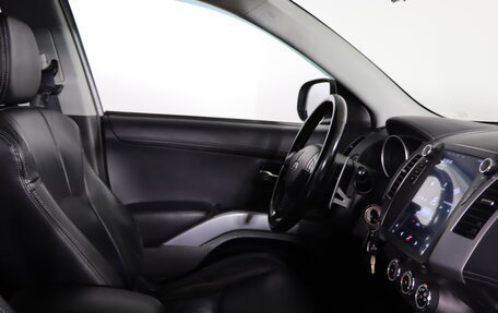Mitsubishi Outlander III рестайлинг 3, 2010 год, 1 069 990 рублей, 14 фотография