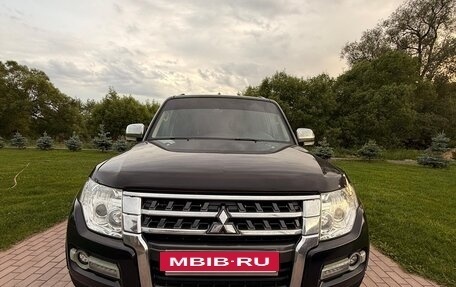 Mitsubishi Pajero IV, 2015 год, 2 000 000 рублей, 2 фотография