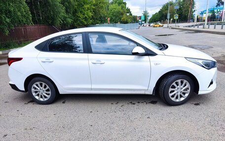 Hyundai Solaris II рестайлинг, 2021 год, 1 750 000 рублей, 6 фотография