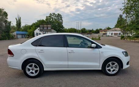 Volkswagen Polo VI (EU Market), 2011 год, 750 000 рублей, 2 фотография
