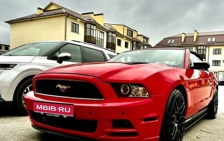 Ford Mustang VI рестайлинг, 2012 год, 2 000 000 рублей, 1 фотография