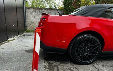 Ford Mustang VI рестайлинг, 2012 год, 2 000 000 рублей, 6 фотография
