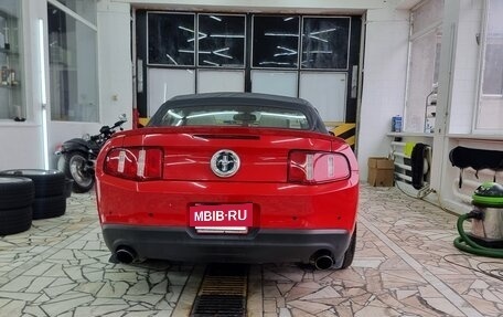 Ford Mustang VI рестайлинг, 2012 год, 2 000 000 рублей, 8 фотография