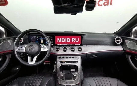 Mercedes-Benz CLS, 2022 год, 5 900 000 рублей, 7 фотография