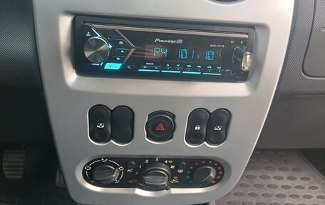 Renault Sandero I, 2012 год, 660 000 рублей, 11 фотография