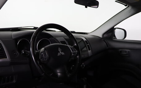 Mitsubishi Outlander III рестайлинг 3, 2012 год, 1 069 990 рублей, 9 фотография