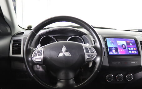Mitsubishi Outlander III рестайлинг 3, 2012 год, 1 069 990 рублей, 10 фотография